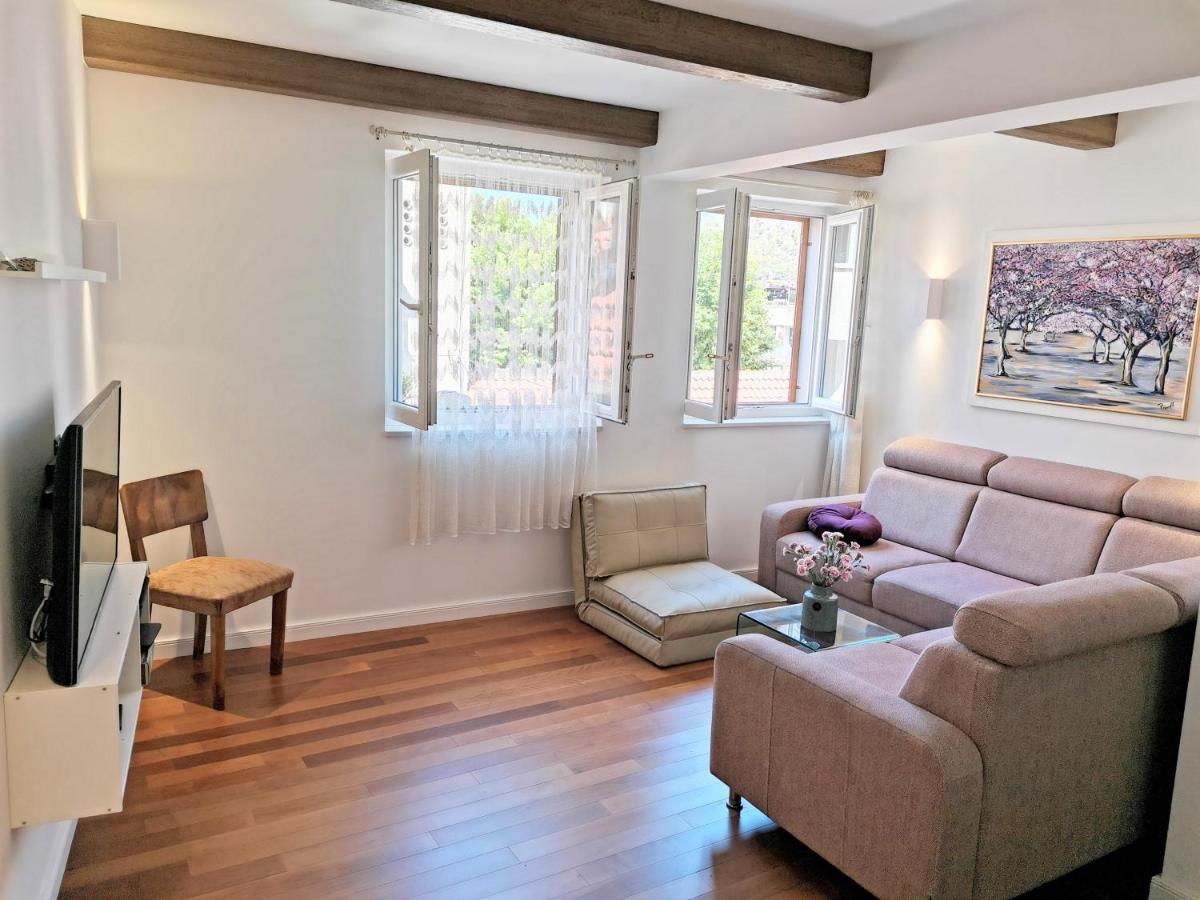 Apartman R.R. אומיס מראה חיצוני תמונה